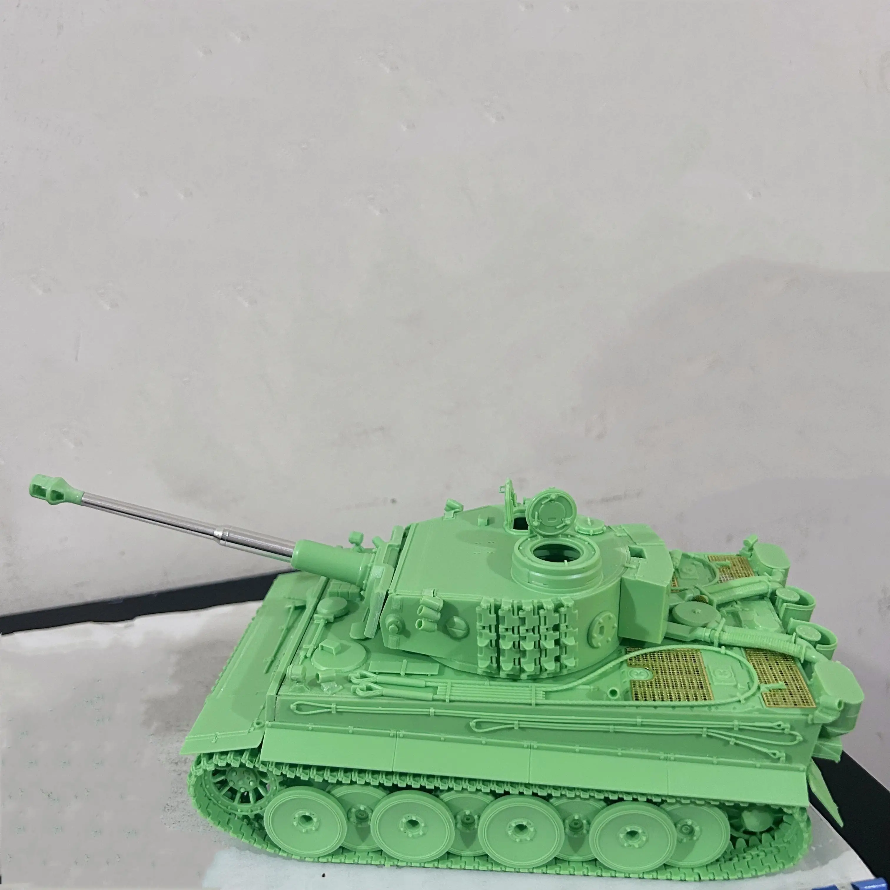 Tiger 4901GREEN Масштаб 1/35 Sd.Kfz.181 TIGER I 1942-1945 EARLY WW2 НЕМЕЦКИЙ ТАНК HEAVY готовый продукт