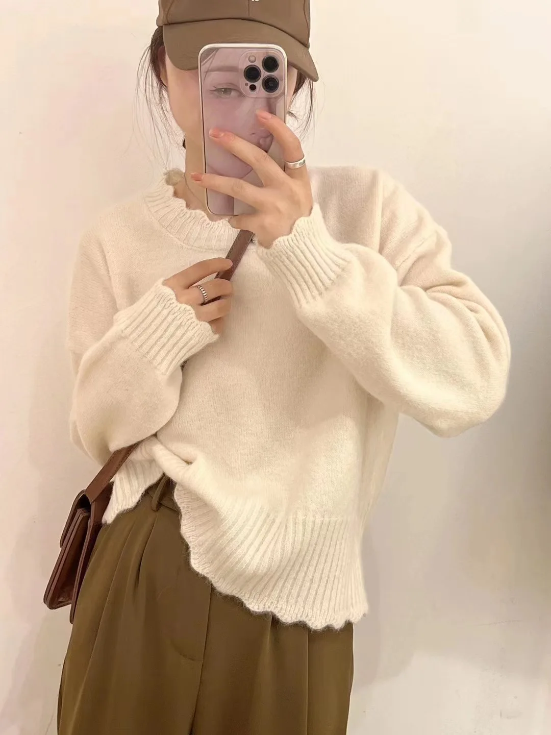 

Женский трикотажный свитер с длинным рукавом, свободного покроя