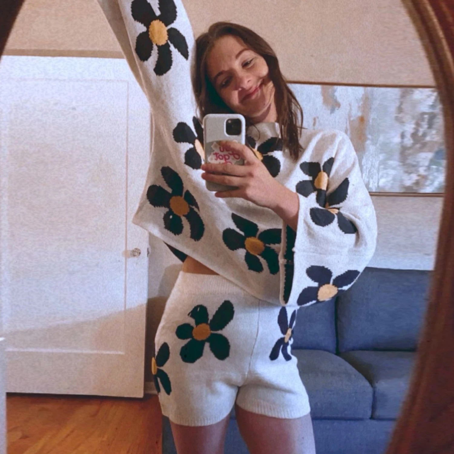 

2021 New Lounge Wear Knitted Tracksuit Women Casual Long Sleeve Floral Print Sweater Tops And Mini Shorts Two Piece Set Outfits