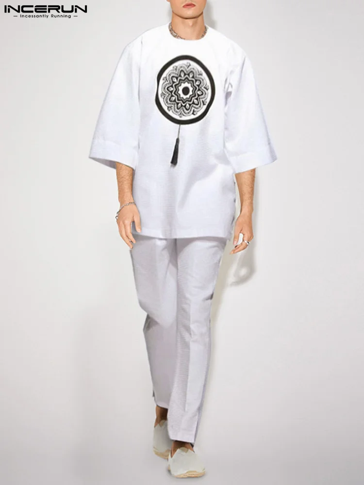 

INCERUN New Men's Hot Sale Vacation Sets Mid Sleeve T-Shirt Pants Suit Stylish Male Snowflake Printing Suit 2 Pieces S-5XL 2022