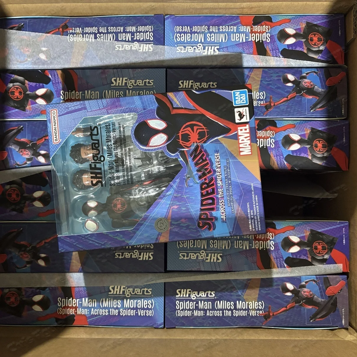 Фото В наличии: Bandai S.H. Коллекционная фигурка Figuarts Spider-Man: Across The Spider-Verse Гвен Майлз Моралес (переиздание) – подарок для любителей коллекционирования №5