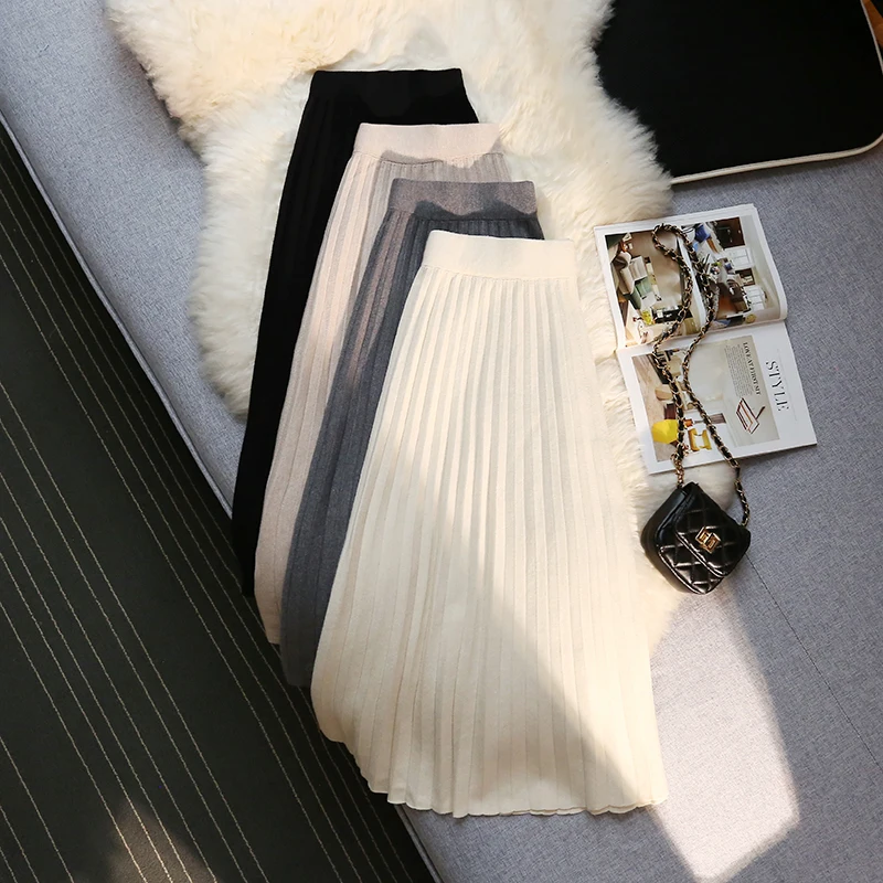 

Женская трикотажная юбка-трапеция с высокой талией