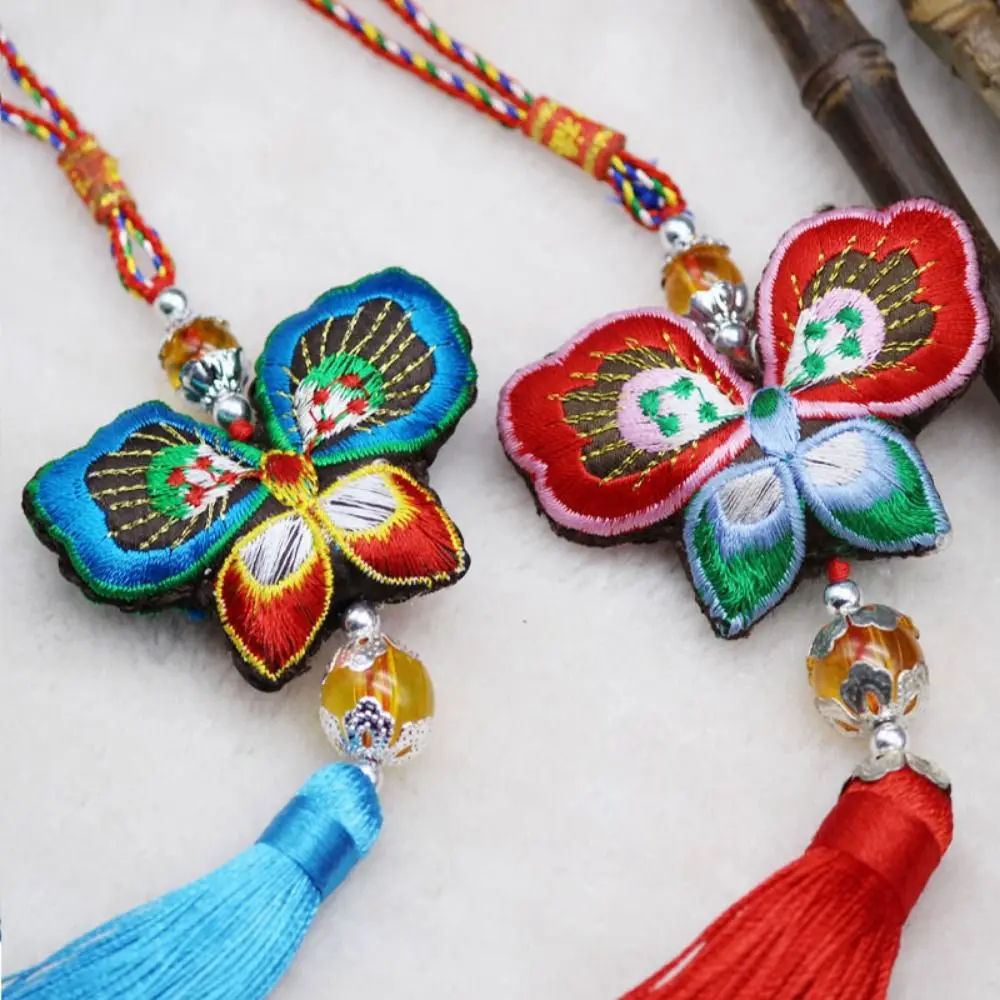 Саше-бабочки в старинном стиле украшения ручной работы с вышивкой праздничная