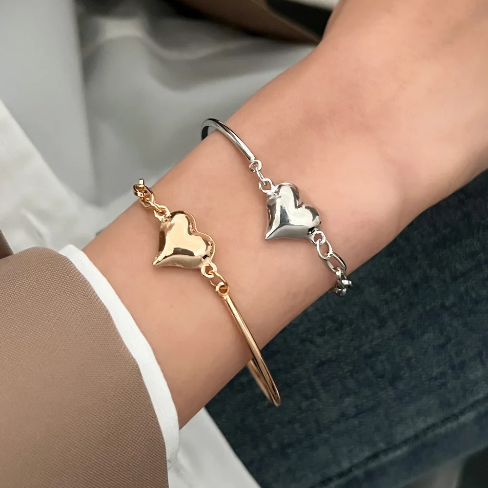 

DONATTO Statement Heart Pendant Bracelet Stainless Steel Gold color Jewelry Fashion Metal Texture Chain Bracelet Accessories