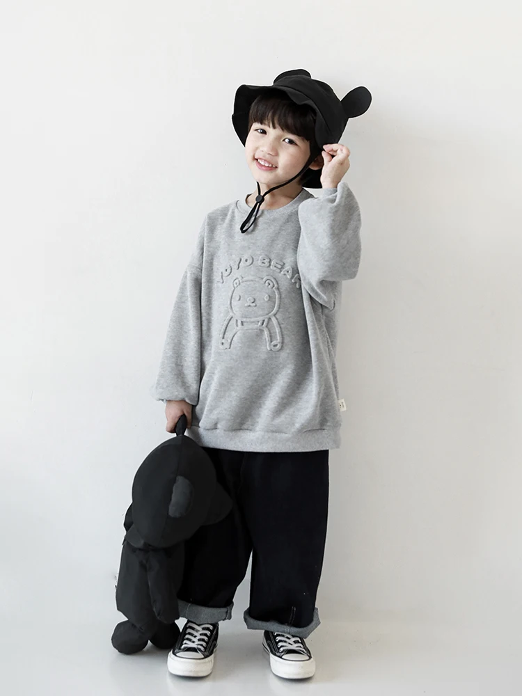 

2022 Boys' Bear Three-dimensional Embossed Sweater Spring New Round Neck Solid Color Long-sleeved Baby Drop Shoulder Top