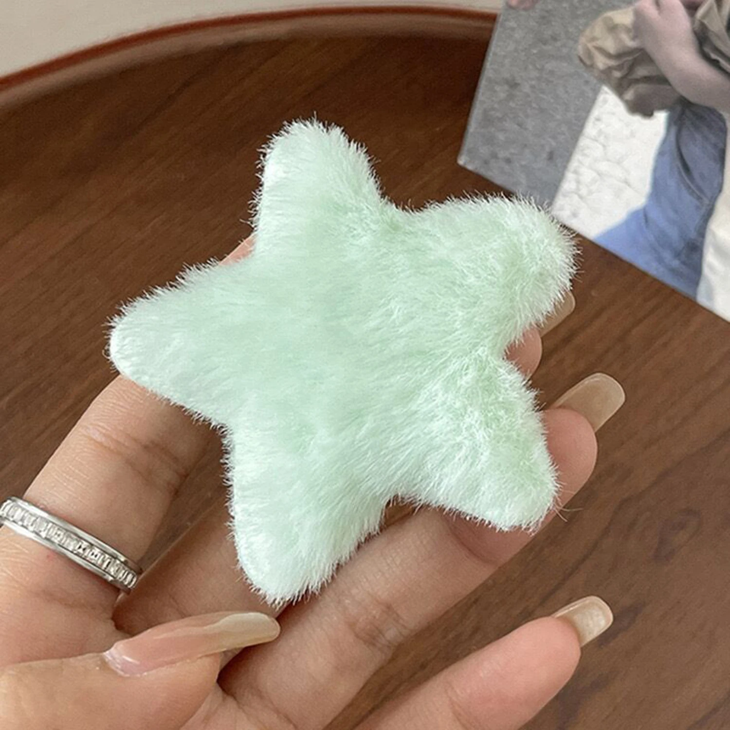 

2023 Korean Japanese Sweet Plush Furry Solid Color Star Hairpin For Girl Kids Cute Fairy Big Hairpin Fashion Accessories