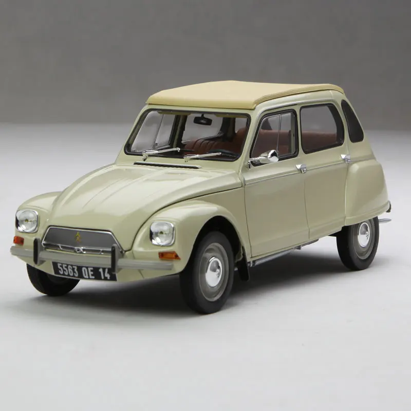 

Модель автомобиля из сплава Citroen Dyane 6 1/18, масштаб 1970