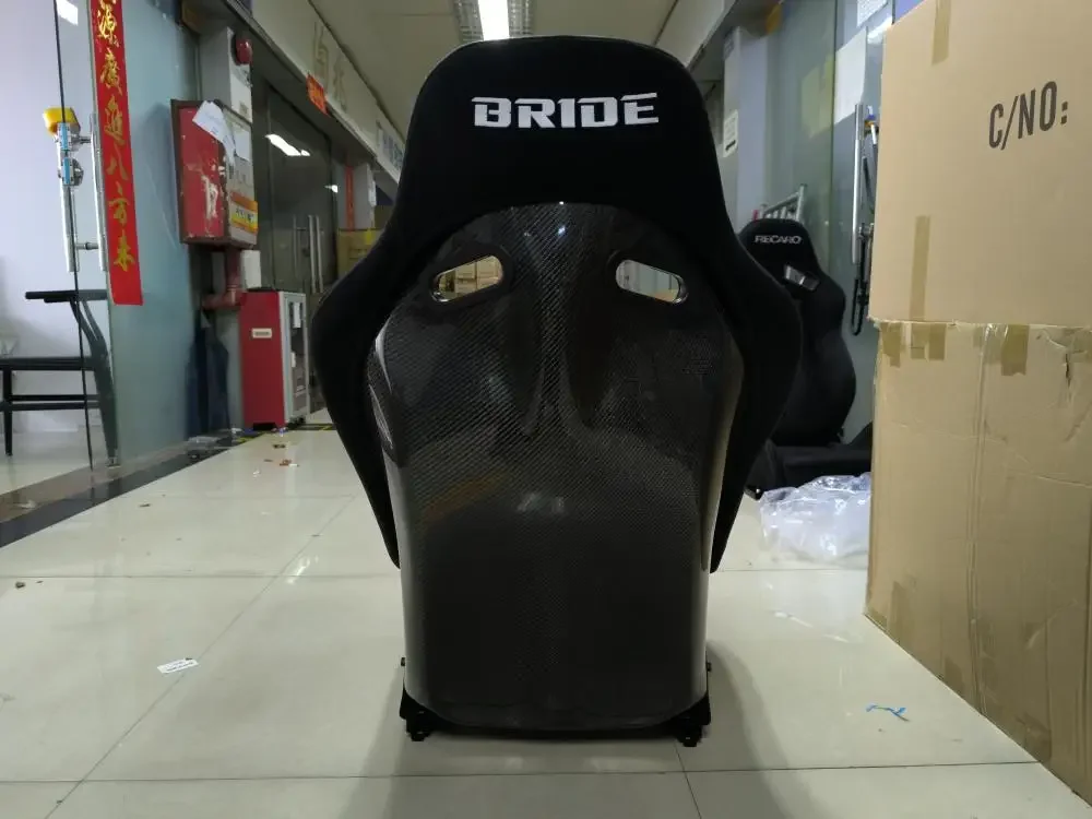 Регулировка сиденья автомобиля BRIDE из углеродного волокна до и после