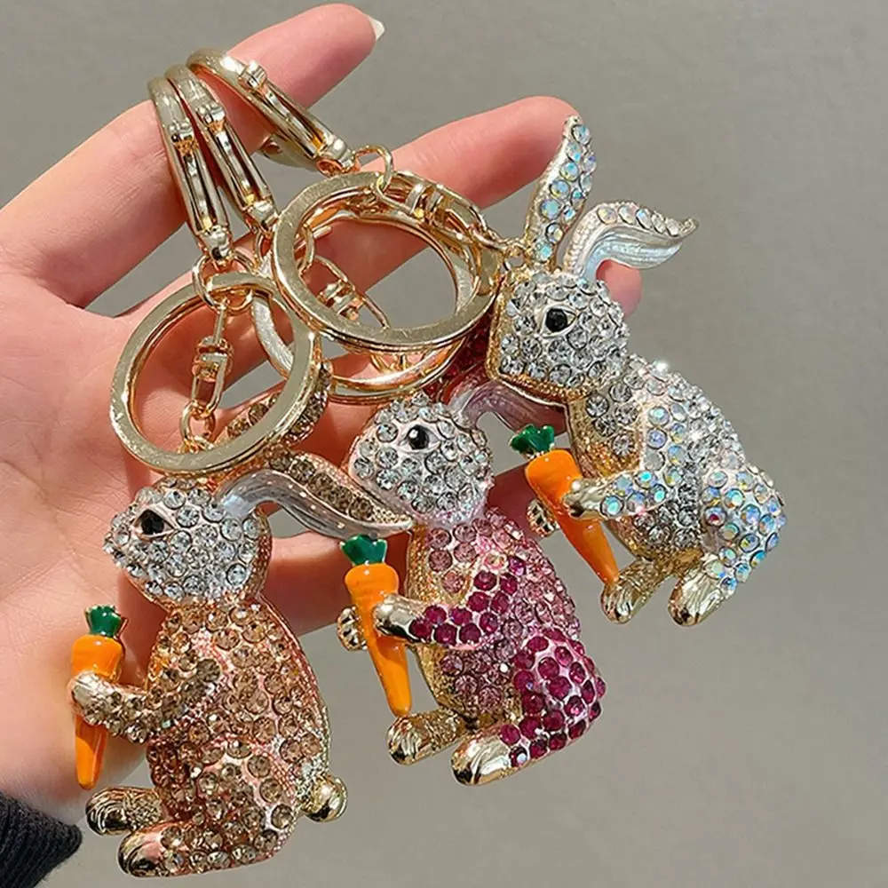

1 PC Cute Rabbit Hugged Carrot Key Chain Cartoon Sweet Key Chain Rhinestone Key Ring Bag Pendant Car Accessories