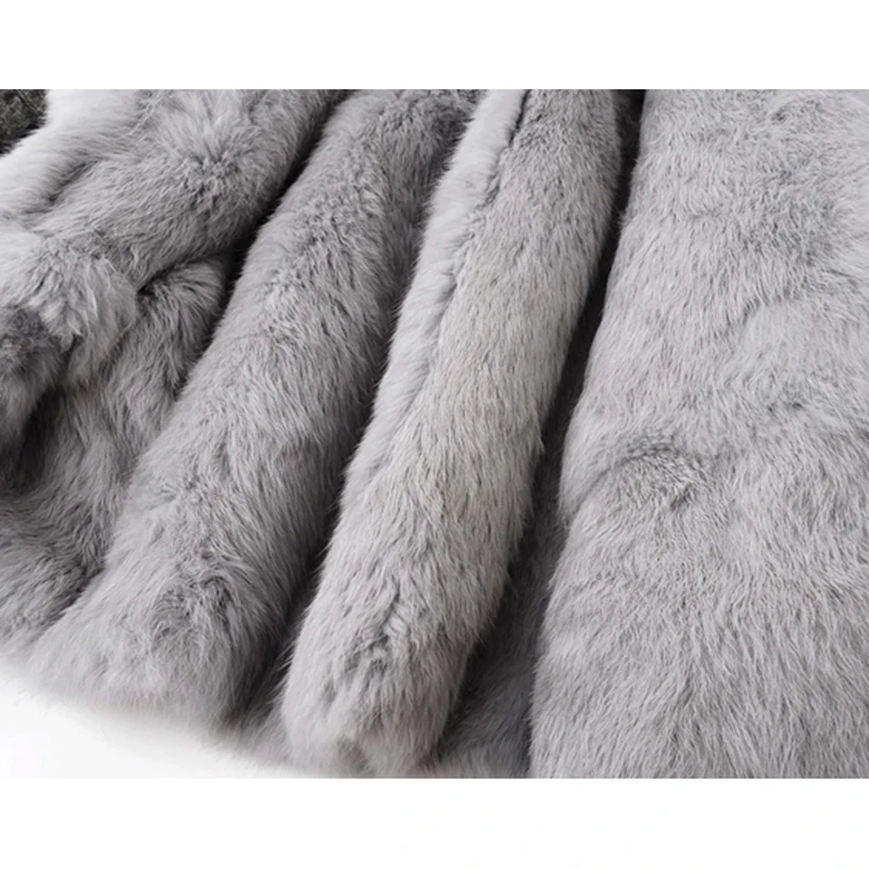 Джинсовая куртка с воротником из натурального лисьего меха и подкладкой