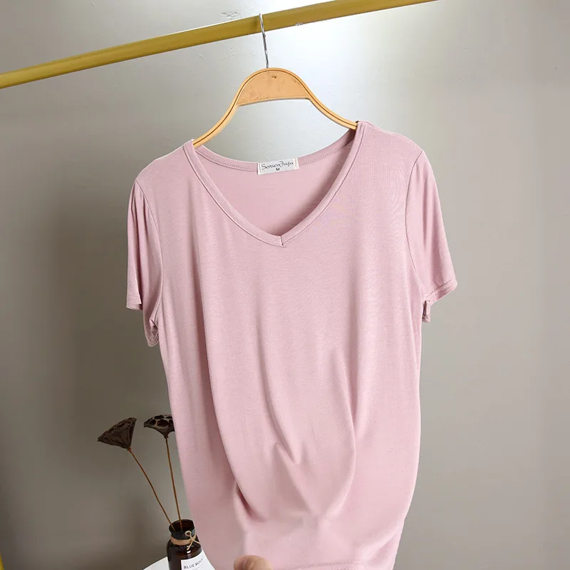 

Новая женская черная футболка с коротким рукавом и V-образным вырезом