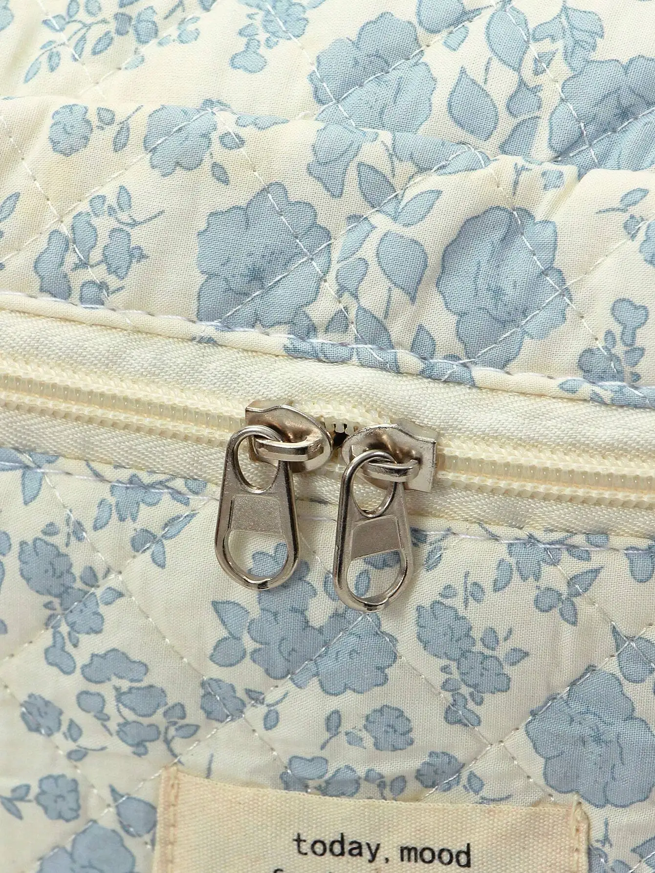 Косметичка One White-Lily &amp Small с цветочным принтом большой вместимости и швов для