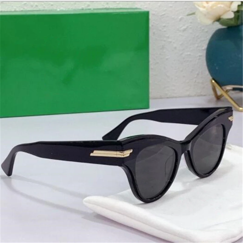 

Солнцезащитные очки унисекс кошачий глаз, в коробке, K9230