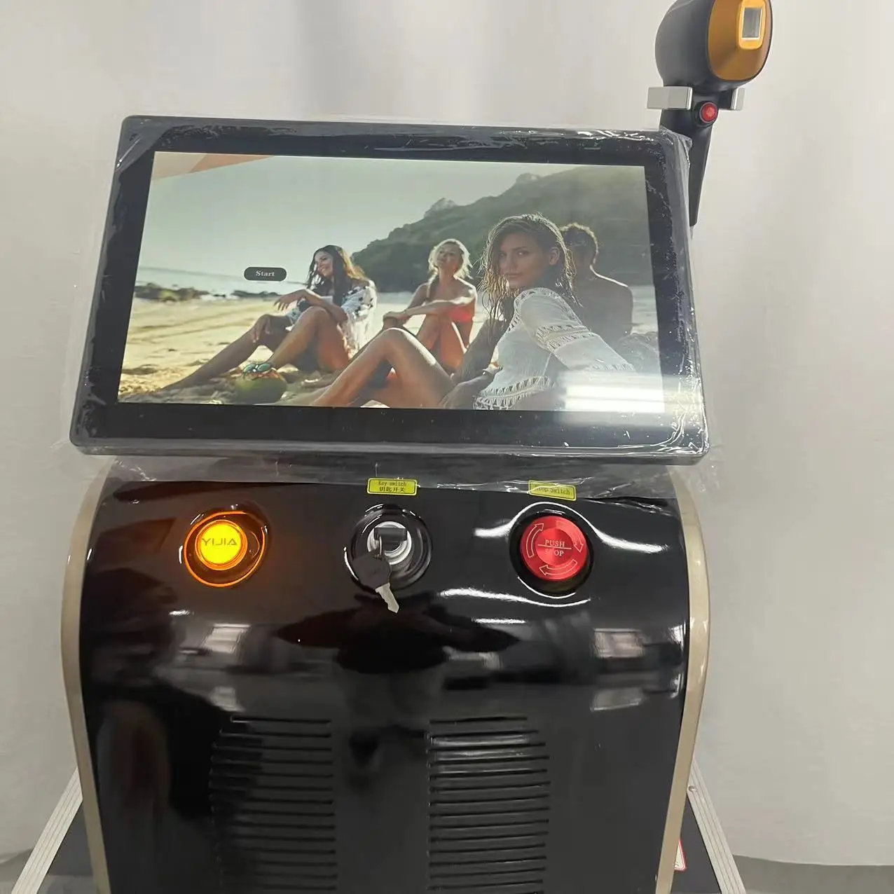 Диодный лазерный аппарат для удаления волос на теле