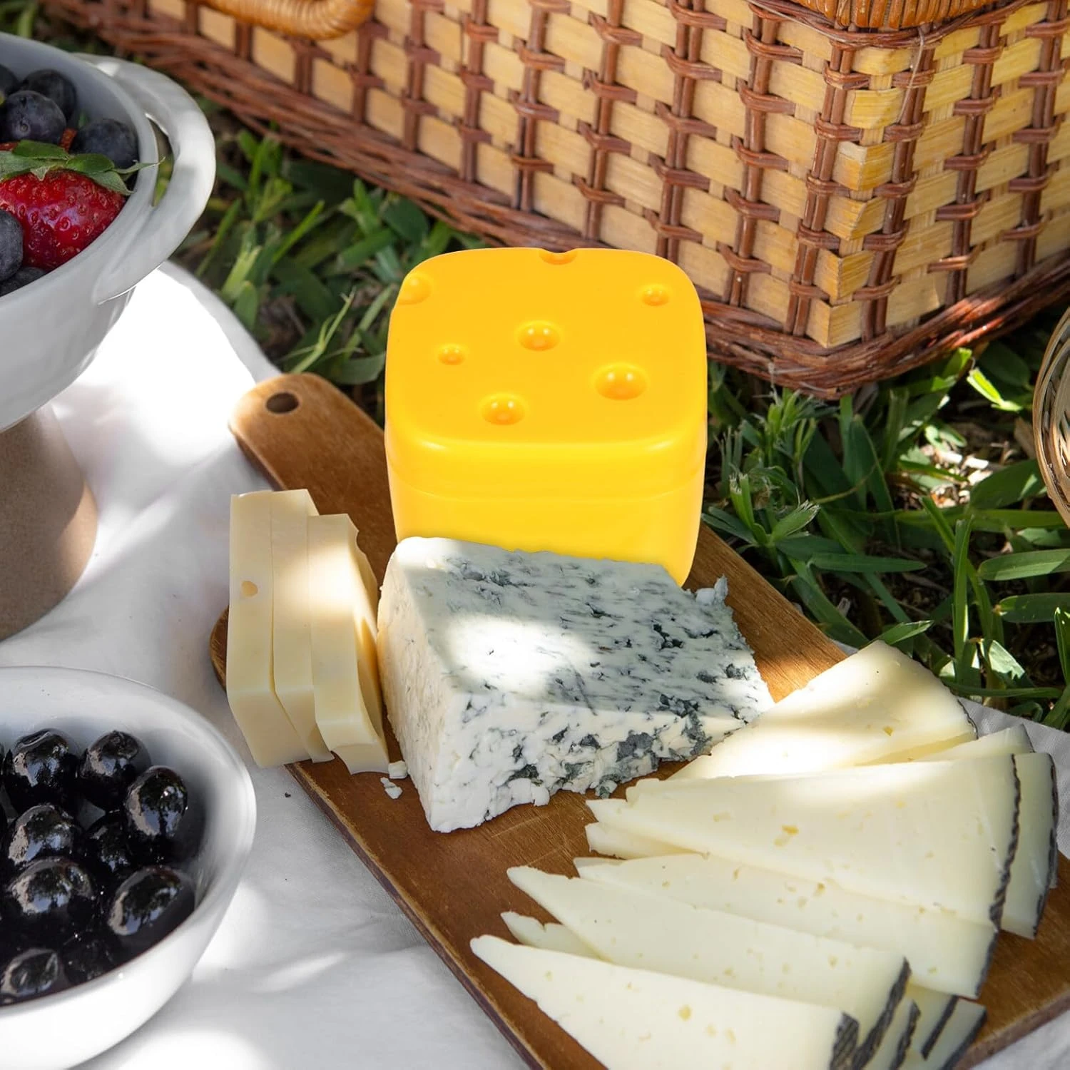 Cheese Container Slice Holder Saver with Lid Airtight Fresh Fridge Lunch Box 350ml