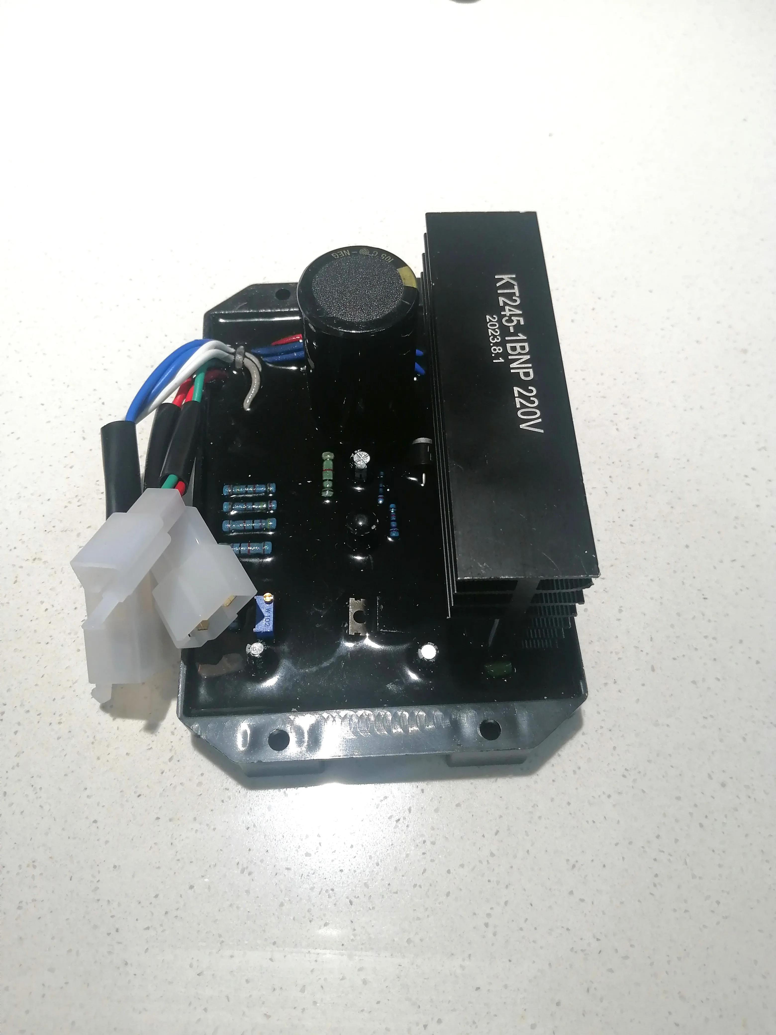 KT245-1B однофазный 110В регулятор возбуждения 8 проводов три вилки 8-15 кВт дизельный