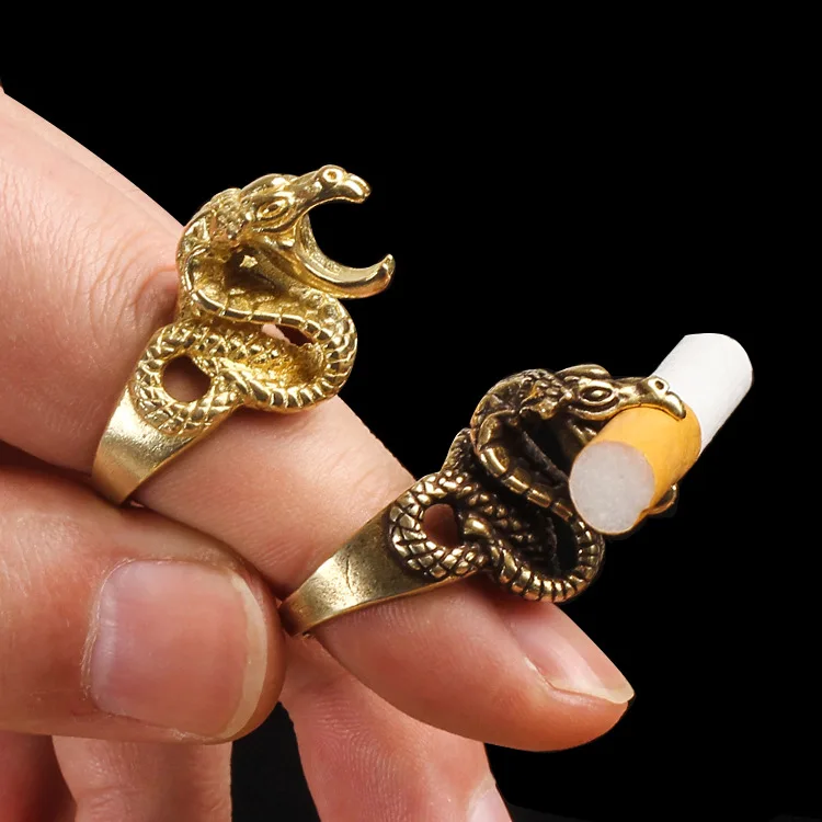 

Creative Metal Medusa Snake Ring Cigarette Holder Clip Smoke Guitarist Equipment Hip hop Driving Playing Games Decoration Gift