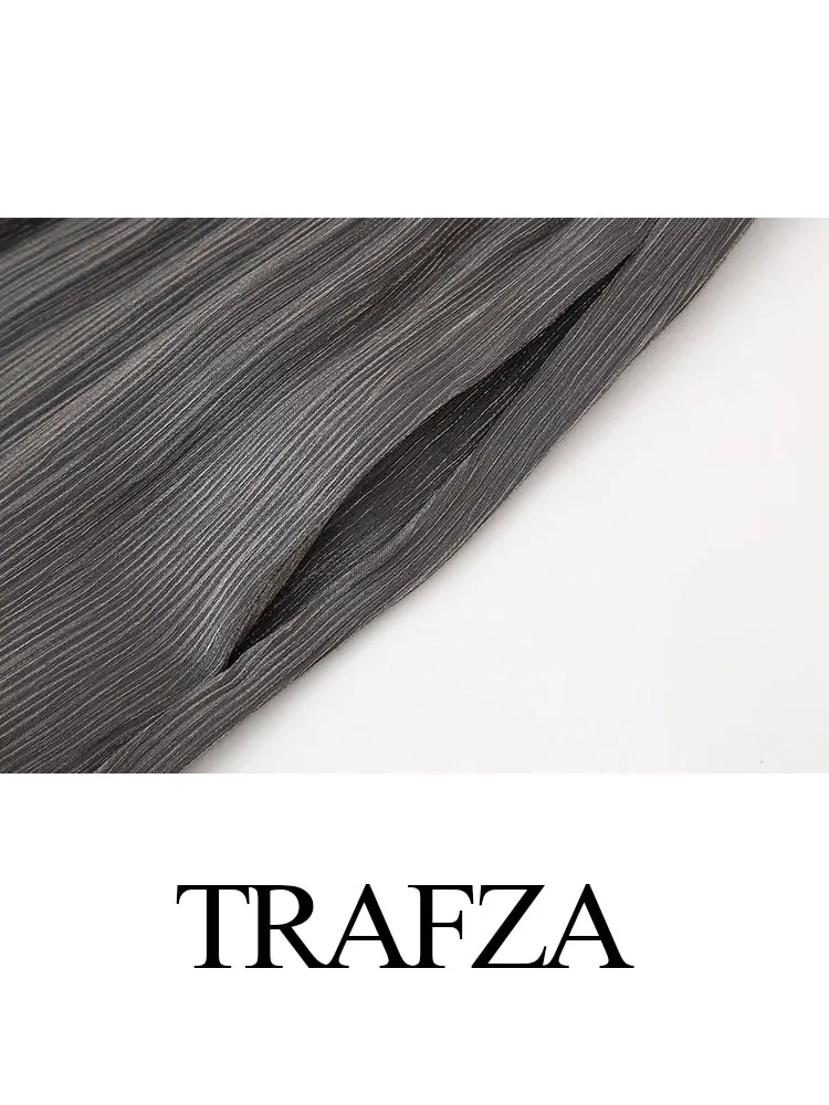 Женская блузка с отложным воротником и брюки широкими штанинами карманами