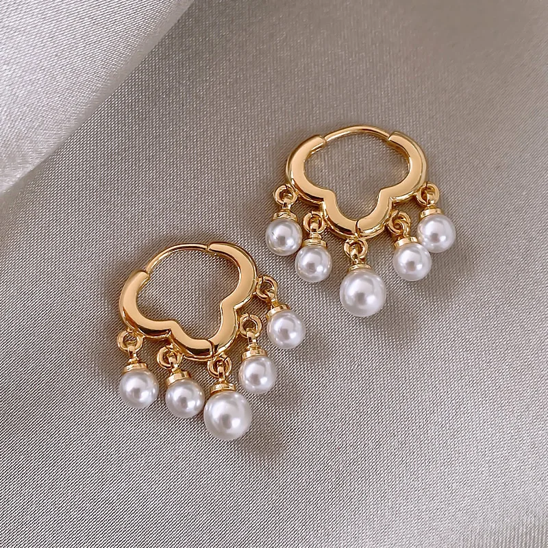 

Minar Classic White Color Faux Pearls Strand Tassel Earring for Women Lady Gold Color Alloy Cloud Hoop Earrings Casual Jewelry