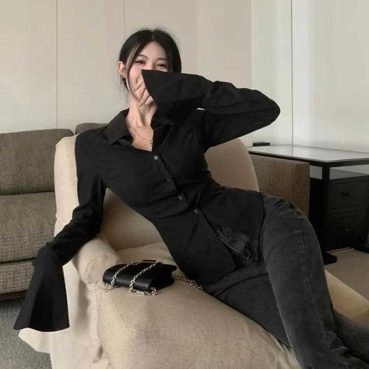 Женская блузка с отложным воротником белая приталенная рукавами-фонариками Y2k