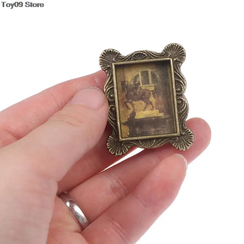 

New 1Pc 1:12 Dollhouse Miniature Retro Picture Frame Photo Doll House Accessory Toy Miniature Accessories For Children