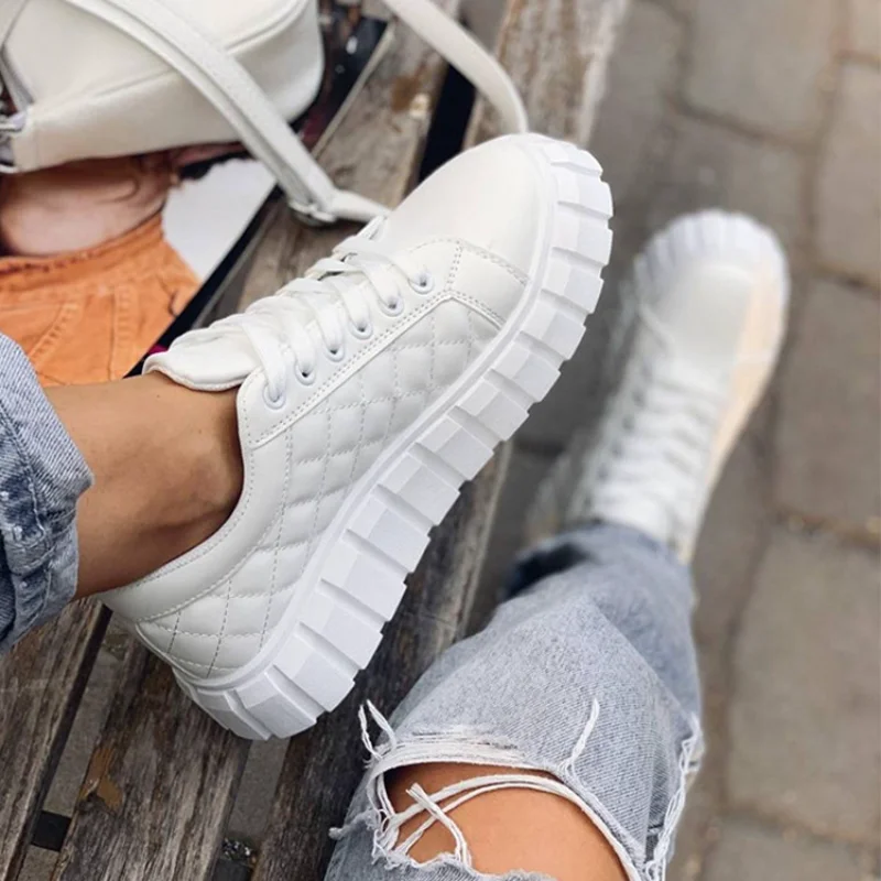 

2023 Autumn and Winter New Fashion Large Lace-up Women's Shoes Small Fragrant Round Head Thick Sole Shoes Women Shoes