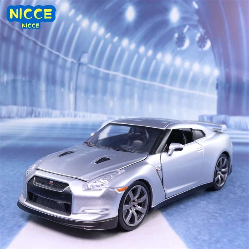 

Nicce 1:24 The Brian 2009 Nissan Skyline GTR R35 Vehicle Metal Car Diecast Model Toy Collectible J44