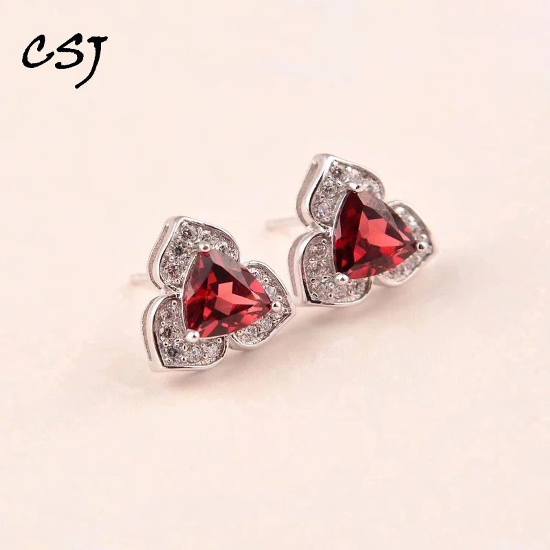 

Женские серьги из серебра 100% пробы, с натуральным красным гранатом