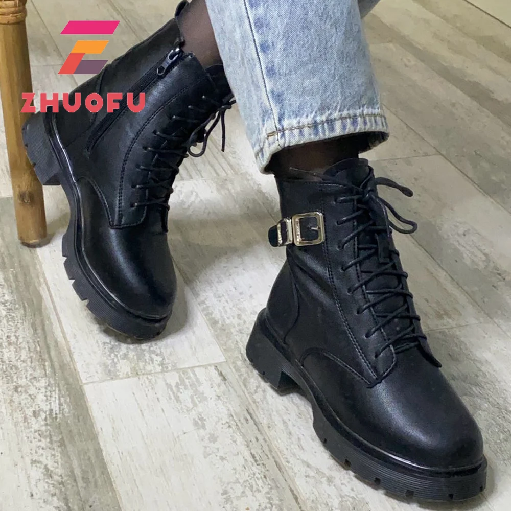

Женские ботильоны ZHUOFU из искусственной кожи на платформе, мотоциклетные ботинки с металлической пряжкой и боковой молнией, короткая женска...