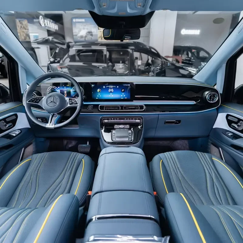 Фото Dingkong Vito W447, кожаный салон цвета слоновой кости, VIP-интерьер, большой экран для развлечений, капитанское сиденье, подсветка салона. |   Производитель на заказ №3