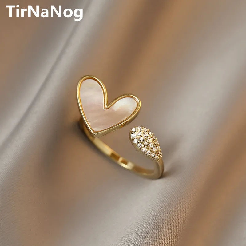 

2022 New South Korea Retro Contracted Geometric Acrylic Sweet Romantic Heart-shaped Ring Classic Luxury Fashion Cocktail Ring