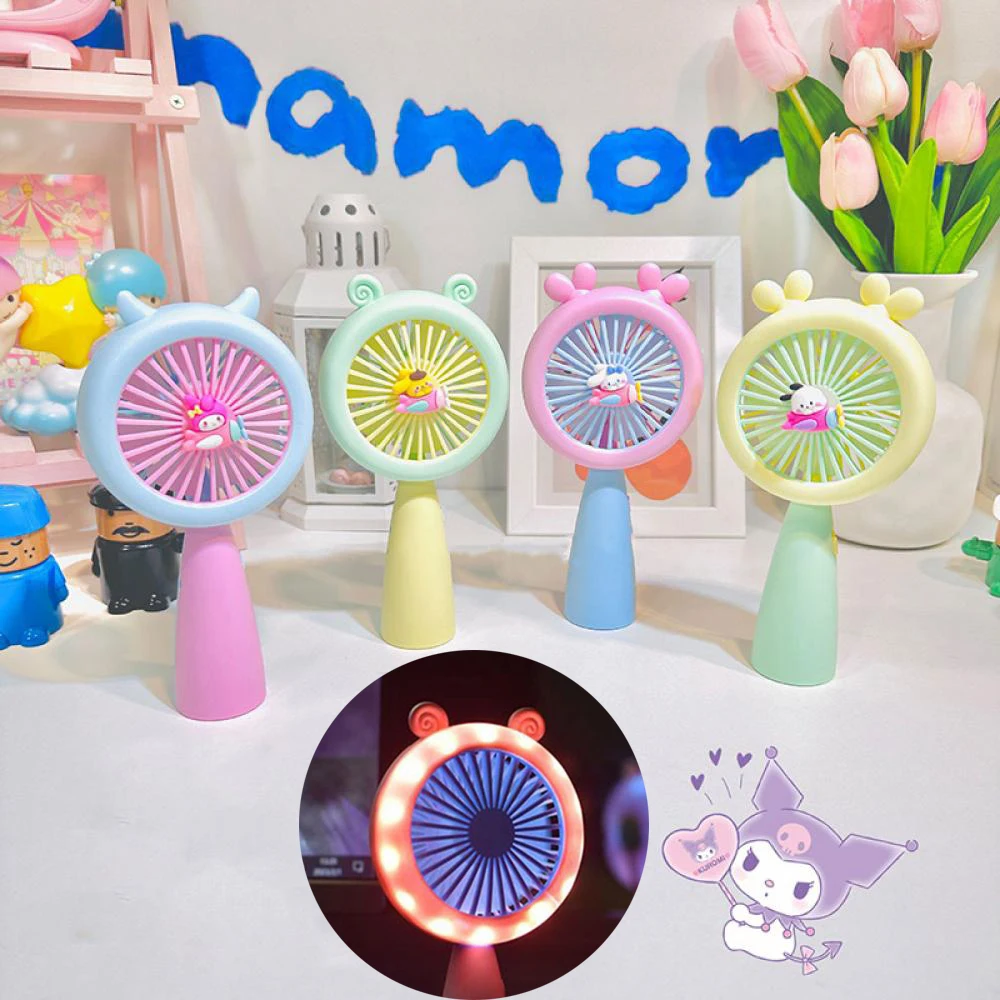 

2023 Usb портативный маленький веер, Kawaii Sanrio, Hello Kitty My Melody Kuromi, аниме-фигурка, портативный, для улицы, для студентов, с подсветкой, Рабочий стол