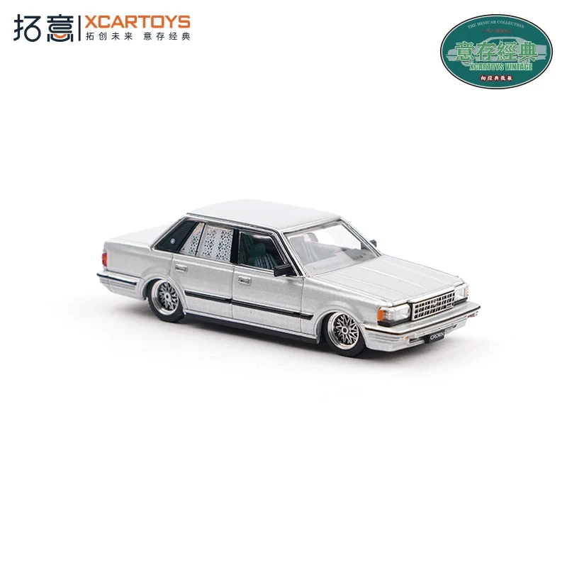 Фото Коллекционная модель автомобиля Crown Lowrider, серебристая, масштаб 1:64, из литого металла №3