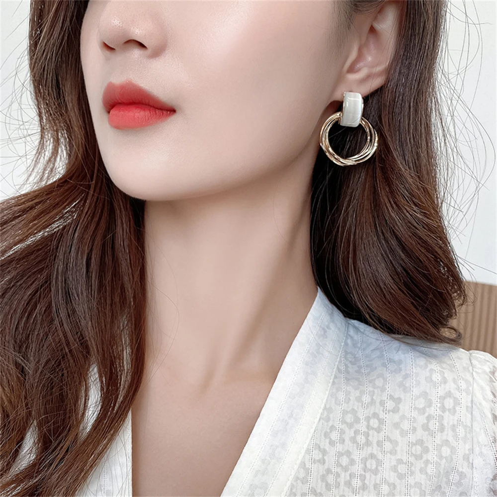 Женские серьги из искусственной керамики маленькие и изысканные металлические