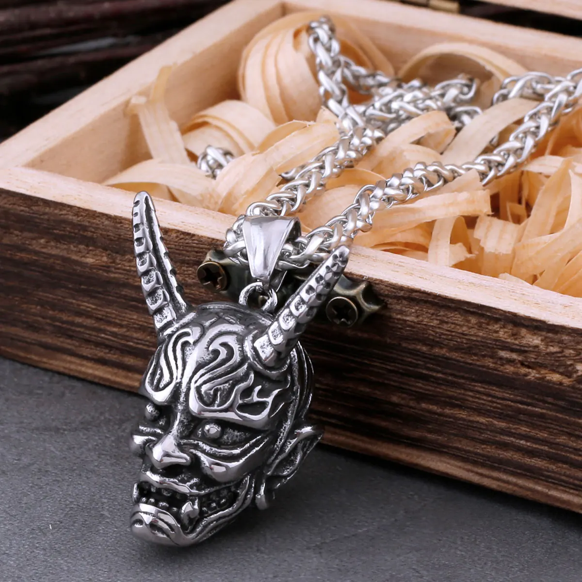 

Gothic Japanese Angry Ghost Skull Necklace Men Hip Hop Cool Ghost Skull Pendant Necklace Stainless Steel Fashion Vintage Jewelry