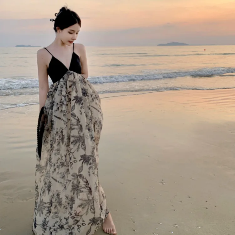 

Юбка с V-образным вырезом и открытой спиной