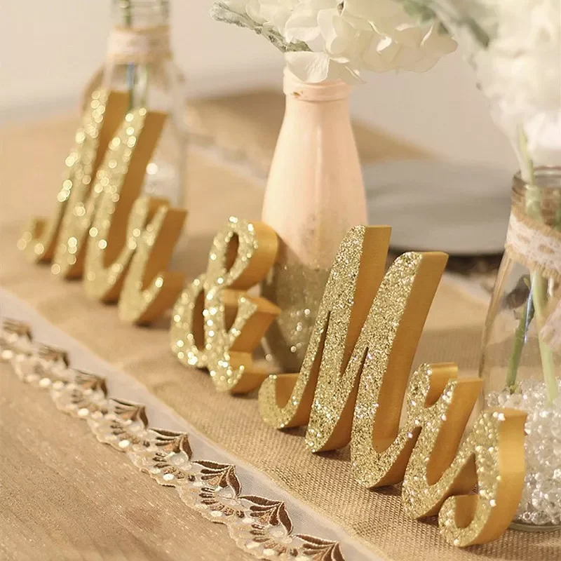 

3Pcs/set Wooden MR & MRS Wedding Signs Gold Wooden Wedding Table Numbers Letters Decoration Valentine's Day Party Letter