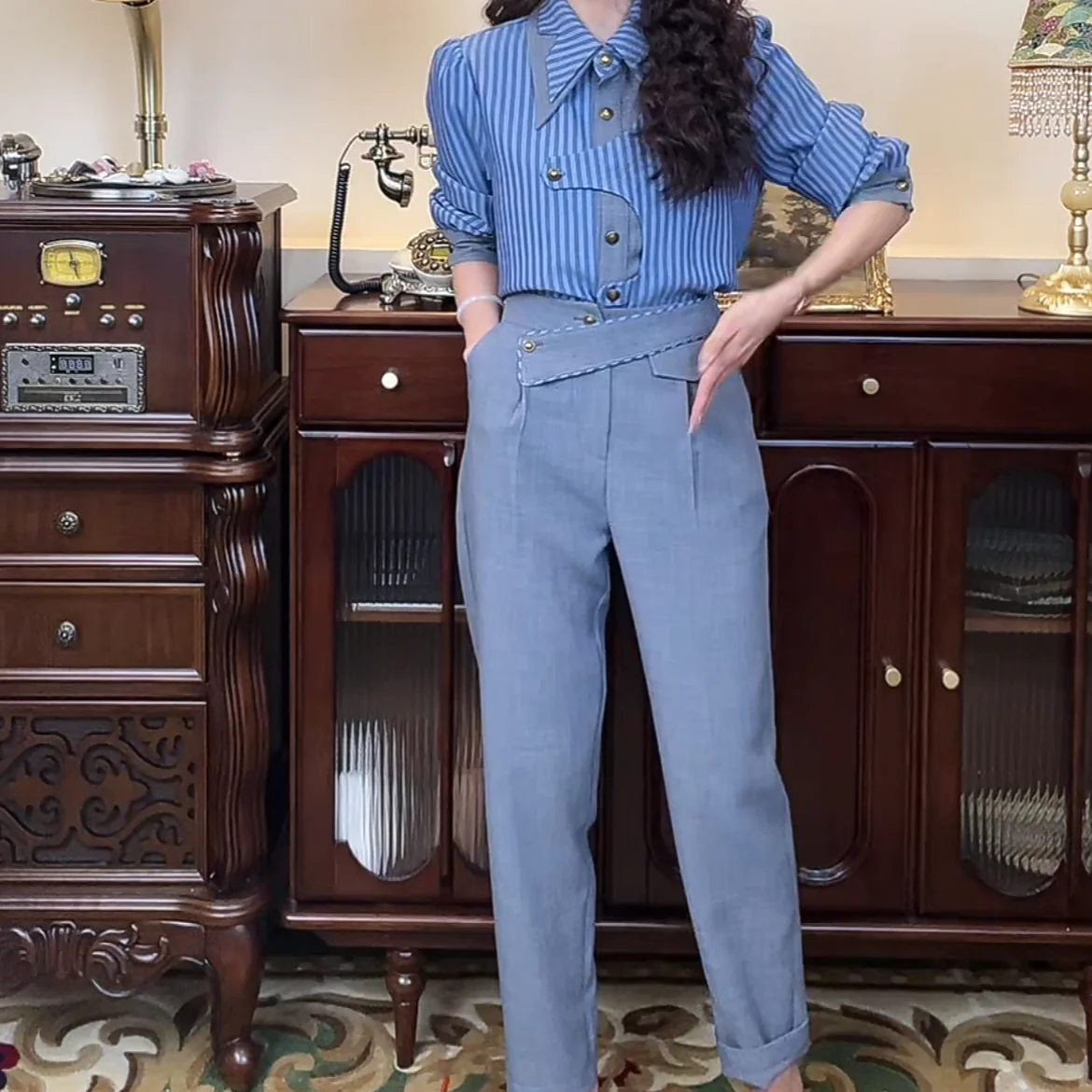 Новинка весны 2024 Модная ретро Гонконгская полосатая рубашка с высокой талией