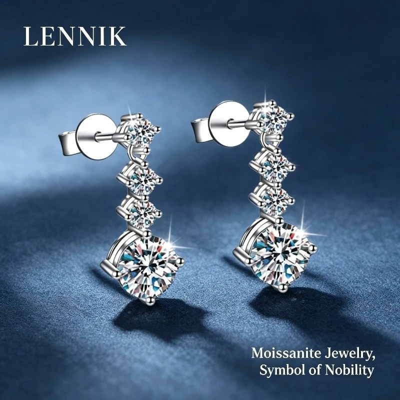 Фото Серьги-гвоздики LENNIK с мозамбикским бриллиантом, серебро 925 пробы, классические, с четырьмя крапанами, простые, элегантные, трансграничные украшения №2
