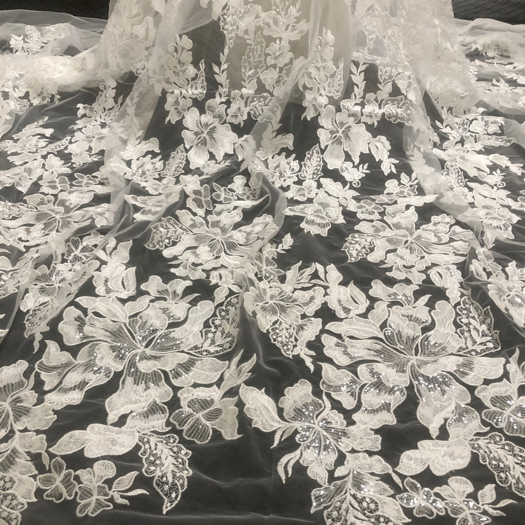 

Классический стиль изысканные большие цветы блестки тюль вышитые свадебные платья вечерние кружевные ткани