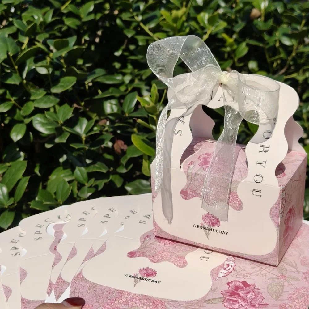 

Картонные подарочные сумки