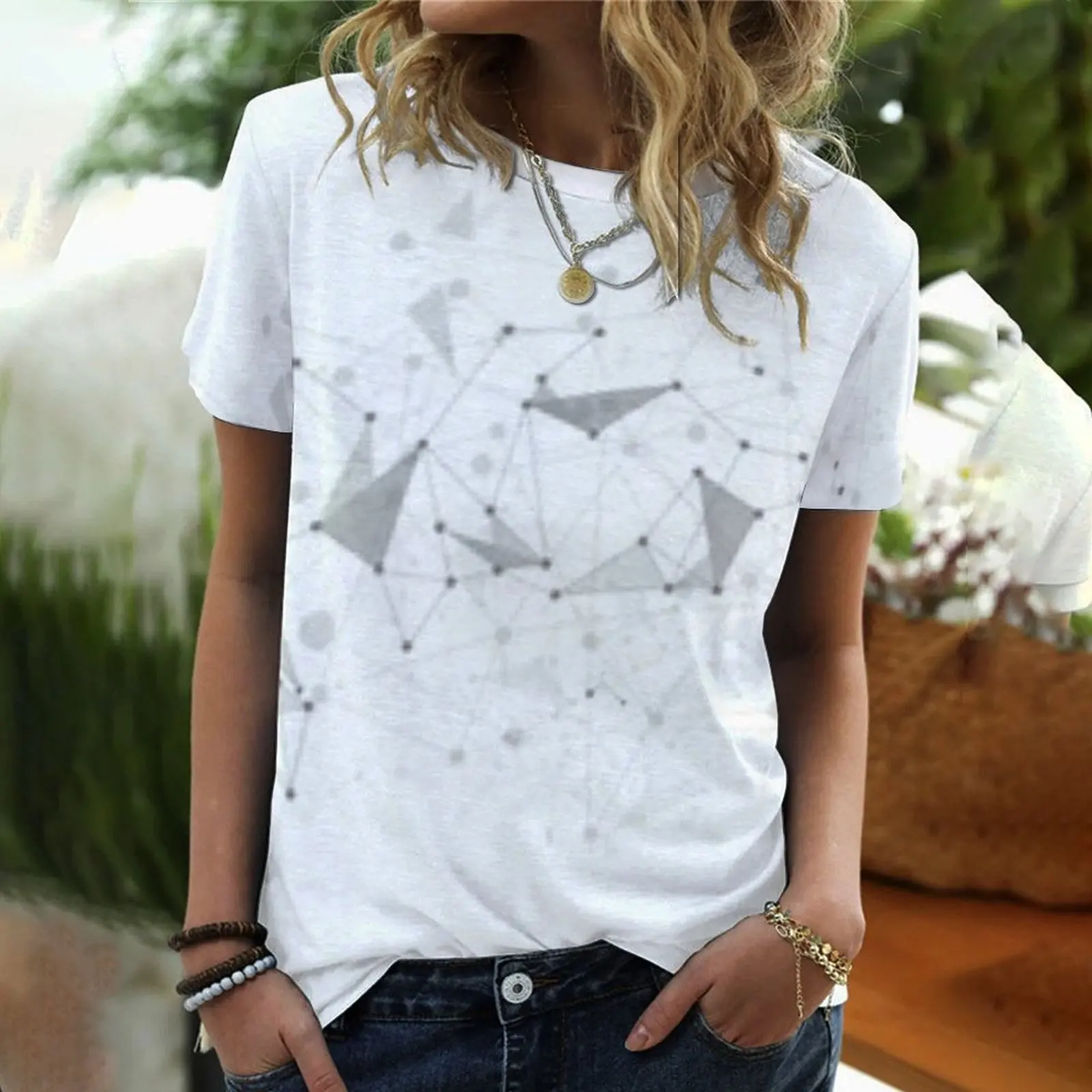 

2022 Summer new European and American foreign trade geometric pattern printing round neck short-sleeved T-shirt top women