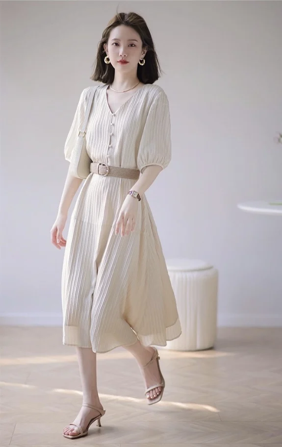 

2023 spring and summer women's clothing fashion new V-neck Puff Sleeve Dress 0511