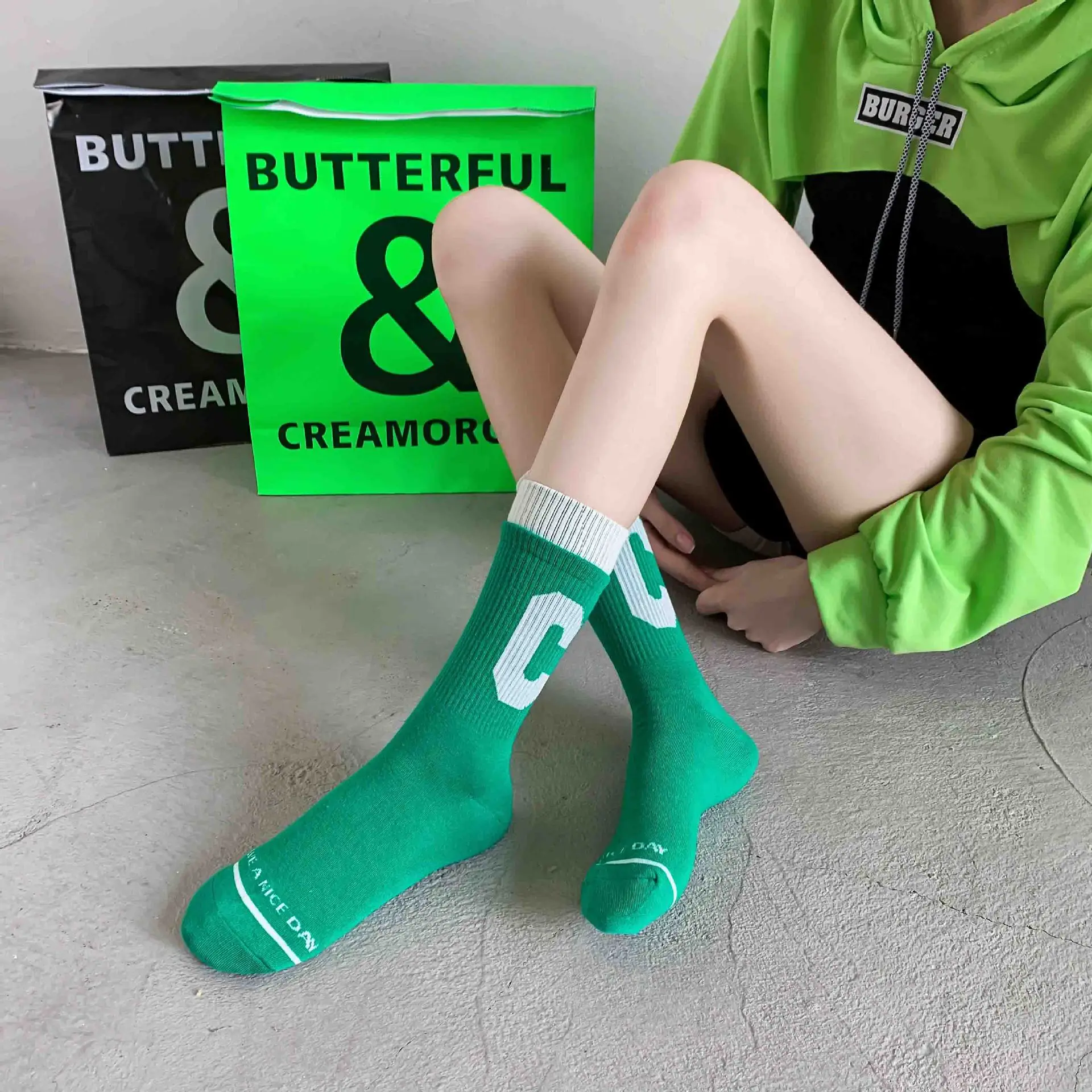 Fashion New Sports Cotton Socks Set for Women Casual Letter Black White Green High Quality Cartoon Cotton Girls Socks 5 Pairs