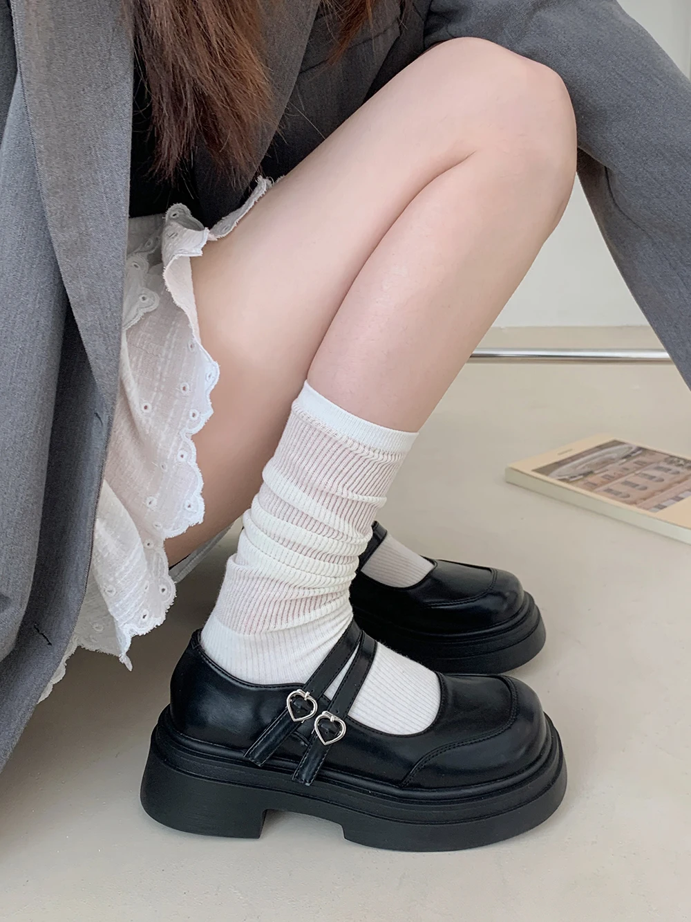 

2023 Retro thick bottom Mary Jane shoes New thick heel heart buckle lolita shoes University girls platform shoes JK leather shoe