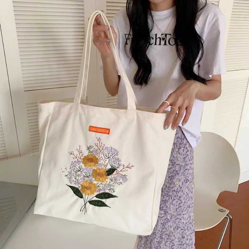 

Vintage Embroidered Flowers Women Shoulder Bag Large Capacity Female Canvas Shopping Bags Casual Tote Ladies Travel Handbags