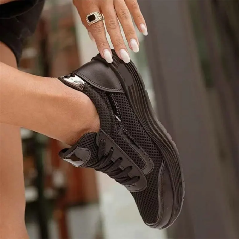 New Shoes Pink Breathable Mesh Women's Casual Sports Shoes Soft soles Versatile Lightweight Non slip Training Running Shoes Wome