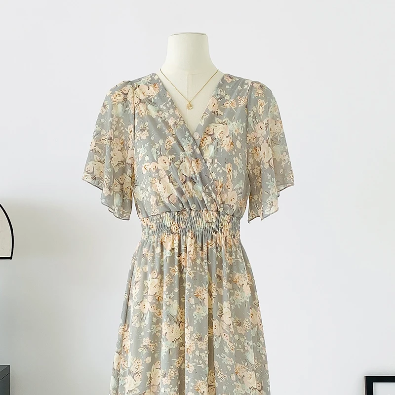 Женское шифоновое платье-трапеция с цветочным принтом V-образным вырезом и