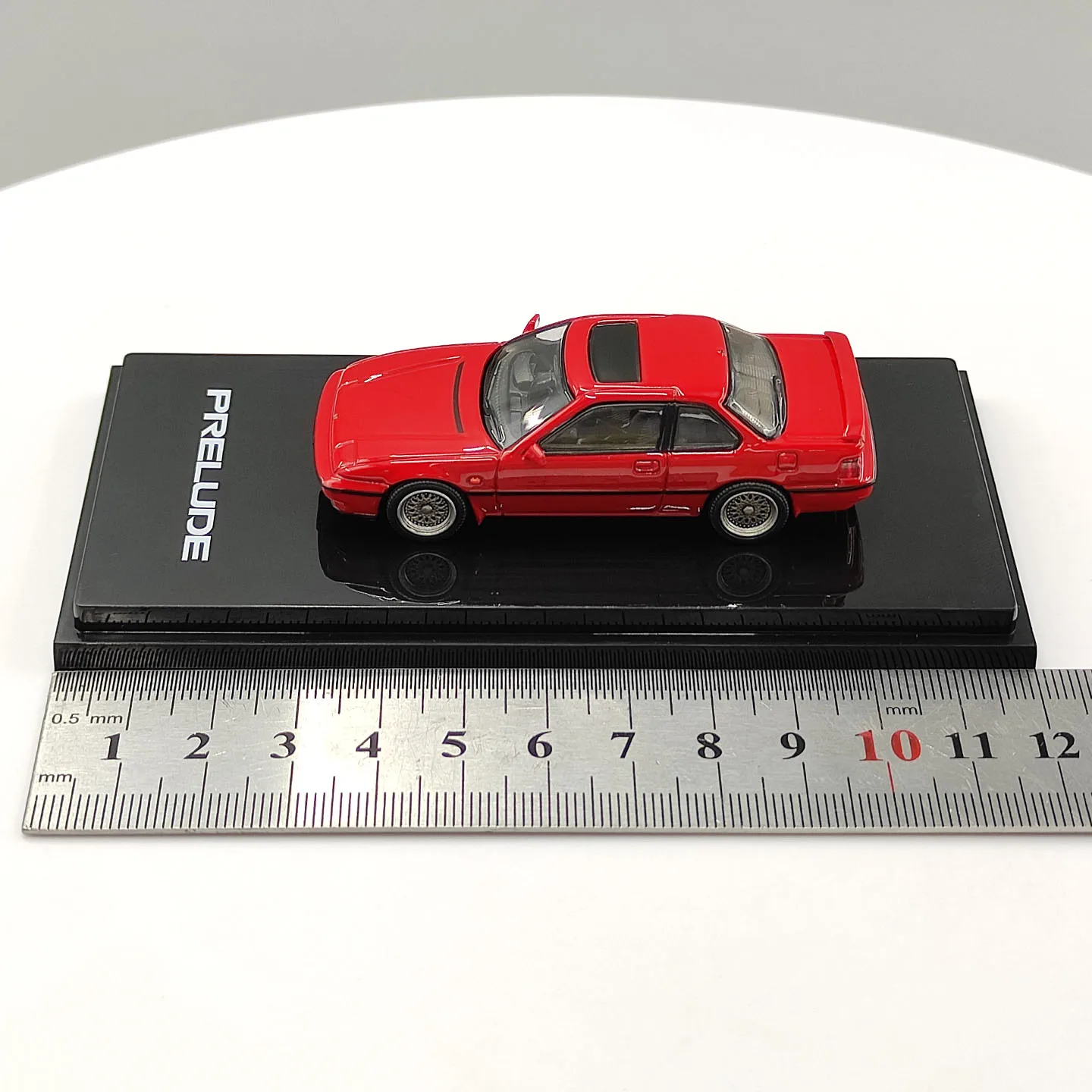 Фото Масштабная модель автомобиля Honda PRELUDE (BA5) SI TCV из литого сплава 1:64, кастомизированная версия, классические игрушечные автомобили, подарки для взрослых, сувенир, статичная модель для демонстрации. №5