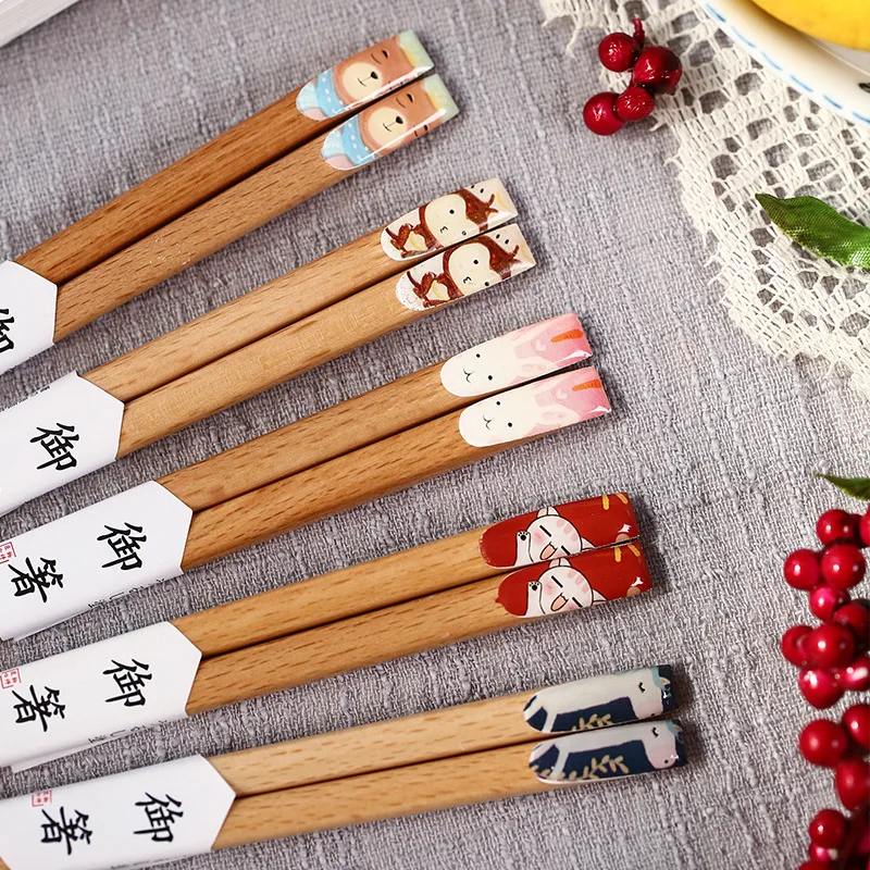 

5Pairs Reusable Chinese Solid Wood Chopsticks Cute Cartoon Animal Non-Slip Japanese Chopsticks for Sushi Food Sticks Tableware